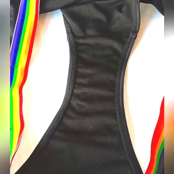 3/10 Hot Topic Bikini Bottom With Rainbow Elastic Waist 2XL Black Plus EUC - Picture 4 of 6